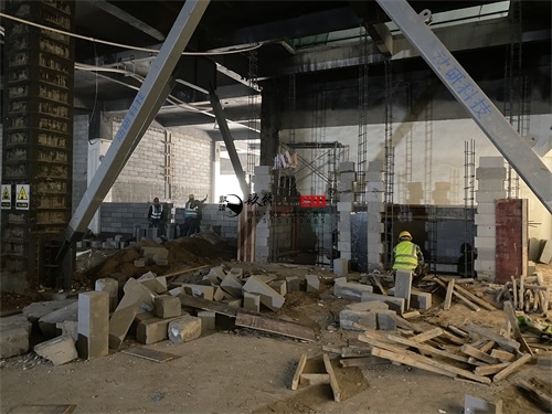 �y���̈��b���OӋ�Ŀ|�N���OӋ