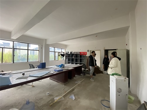 �y����Ӗ�WУ�b���OӋ�Ŀ|�N���b�