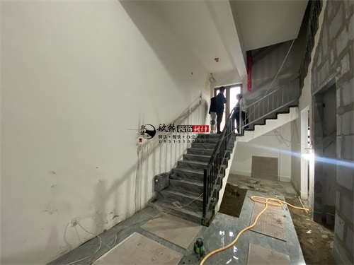 �y����Ӗ�WУ�b���OӋ�Ŀ|�N���b�