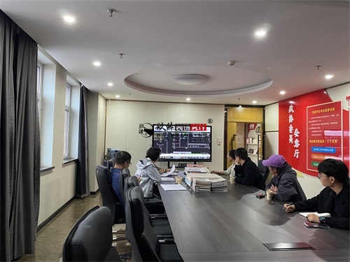 �y���׃��@�b�޸����Ŀ|�N���OӋ