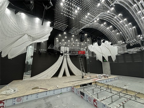 �y����������b���OӋ�Ŀ|�N���b�